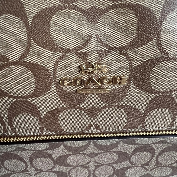 COACH LARGE Gallery Tote In Signature Canvas BRAND NEW WITH TAGS - Picture 8 of 11